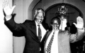 Les anciens présidents de l'ANC Nelson Mandela et Oliver Tambo se rencontrent 