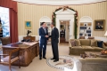 Barack Obama et Mitt Romney dans le bureau ovale
