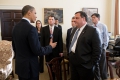 Barack Obama s'entretenant avec Chris Christie, le gouverneur du New Jersey
